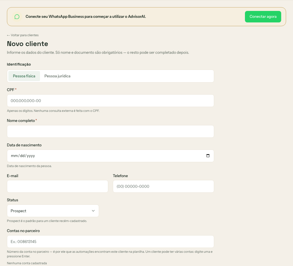 Formulário de novo cliente vazio, com o alternador Pessoa física / Pessoa jurídica e os campos CPF e Nome completo