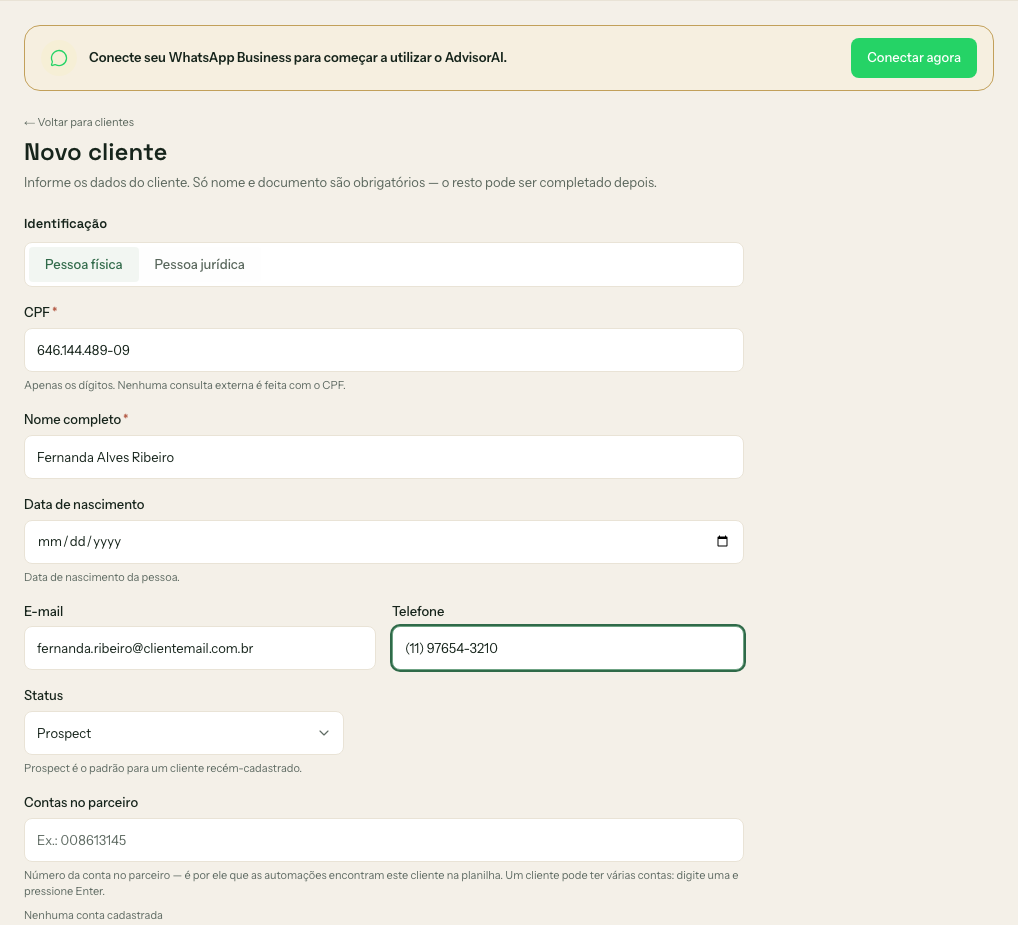 Formulário preenchido com CPF, nome completo, e-mail e telefone do cliente